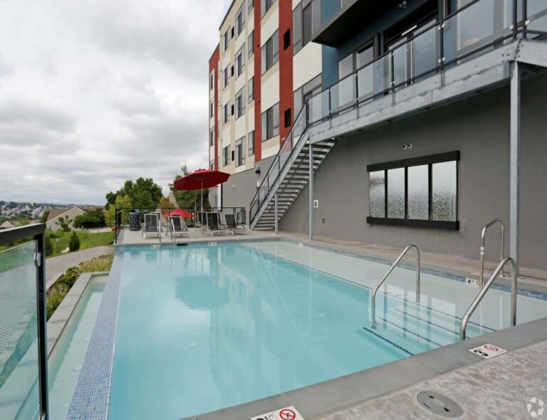 Photos of Apartments & Amenities Nexus Luxury Apartments